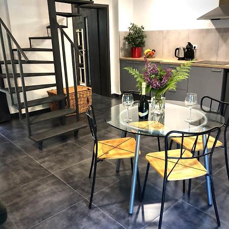 Mezonetovy Apartman S Terasou Na Samote V Lese Vlkava Exterior photo